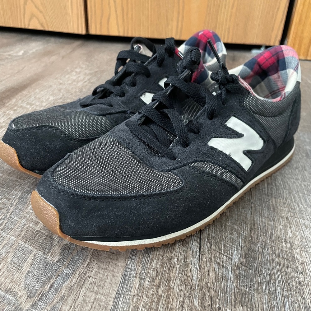 New Balance 420BK Unisex (Rare) Size 41.5 EU / 8-8.5 US